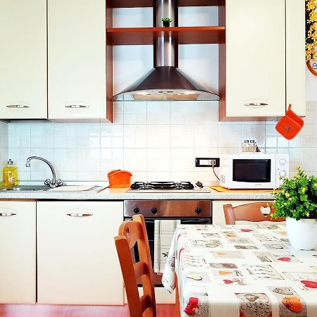 Guest Holiday Filangieri 1 เรจโจเอมิเลีย ภายนอก รูปภาพ