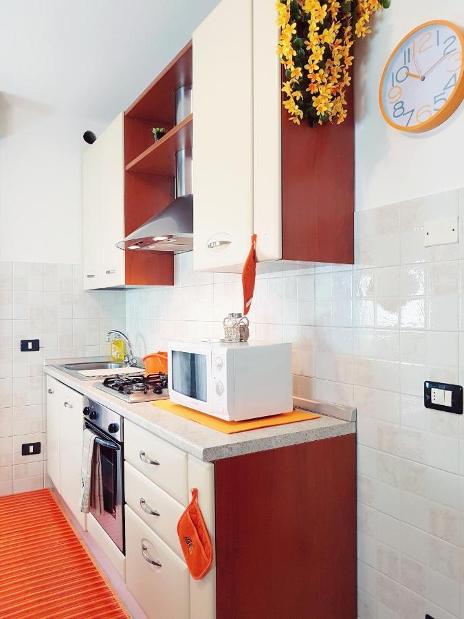 Guest Holiday Filangieri 1 เรจโจเอมิเลีย ภายนอก รูปภาพ
