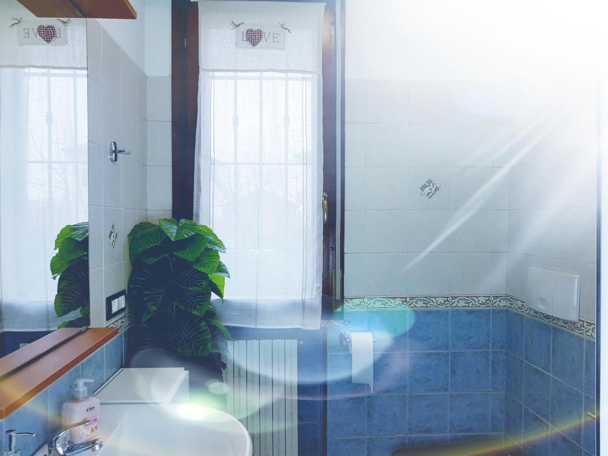 Guest Holiday Filangieri 1 เรจโจเอมิเลีย ภายนอก รูปภาพ